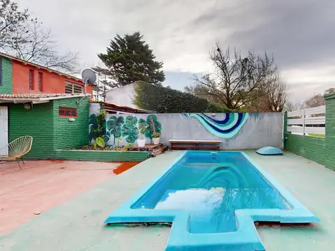 Casa en  Barrio semi cerrado Club tenis La Plata