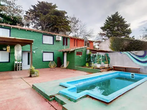 Casa en  Barrio semi cerrado Club tenis La Plata