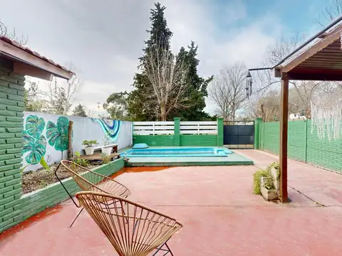 Casa en Venta con 2 cocheras