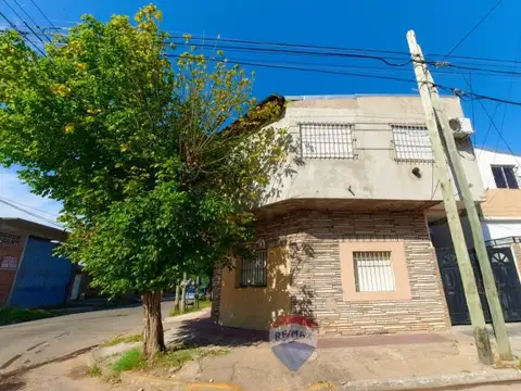 Depto Tipo Casa 4 ambientes con 1 baño