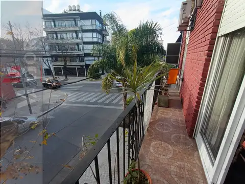 Depto Tipo Casa 4 ambientes con 2 baños