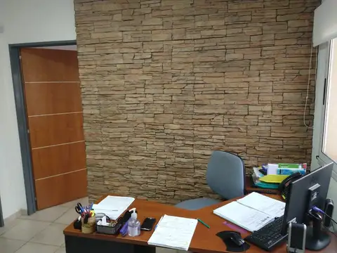 OFICINAS + DEPOSITO  CON GARAGE ESCUCHA OFERTA