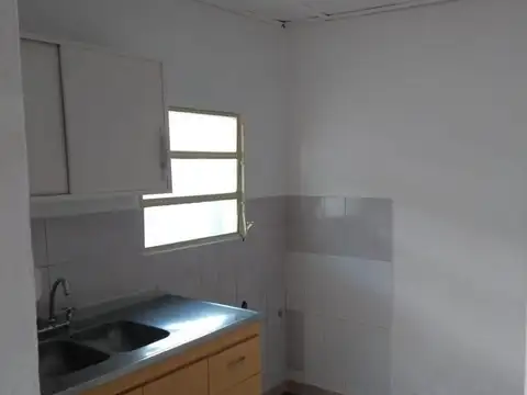 Casa 2 ambientes con 1 baño