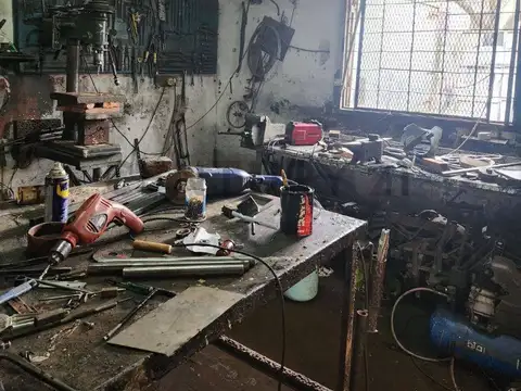 VENTA LOCAL COMERCIAL/INDUSTRIAL o TERRENO CONSTRUCTORA PB + 3 PISOS - ROSARIO