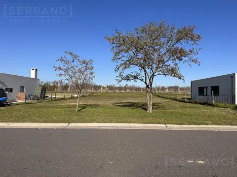 JBI. Venta lote en el  barrio San Sebastián. Pilar