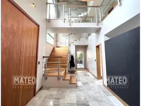 Casa en Venta en Campos De Álvarez, USD 950.000