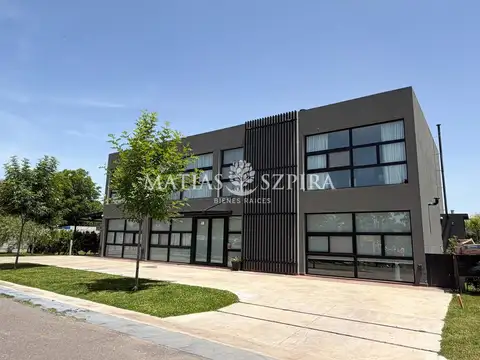 Propiedad en Solar de Alvarez de 6 ambientes