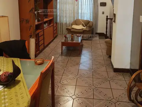 Casa 4 ambientes con 3 baños