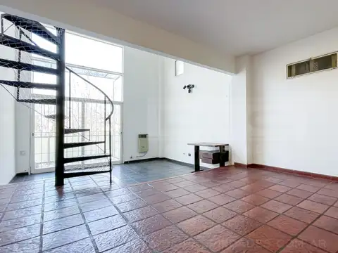 Ricardo Gutierrez al 1500, entre Av. Maipu y Garay