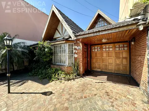 Casa de cinco ambientes en venta,  en Haedo Sur 4 ambientes venta