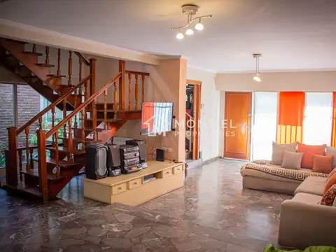 Casa en Venta en El Palomar, USD 220.000