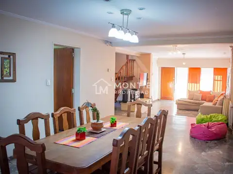 Casa en Venta con 1 cochera