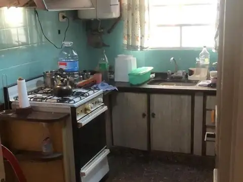 Casa 2 ambientes con 1 baño