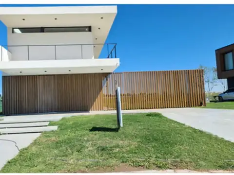 Casa 4 Ambientes En Venta En Lares De Canning