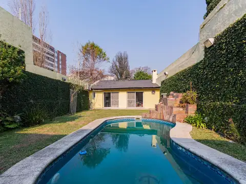 Casa en Venta con 3 cocheras