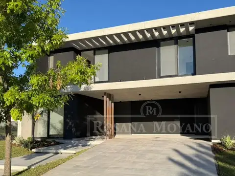 Barrio Virazon- Nordelta - Casa - 3 plantas - Al Agua