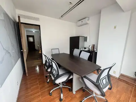 Oficina en Venta al Este