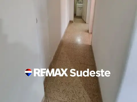 DEPARTAMETO E ALQUILER THOMPSON 94 2D