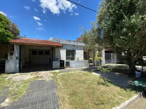 VENTA 2 CASAS EN LOMAS DE ZAMORA