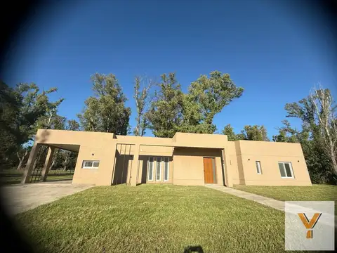 Casa en venta - 3 Dormitorios 2 Baños - Cochera - 2.000Mts2 - Luján