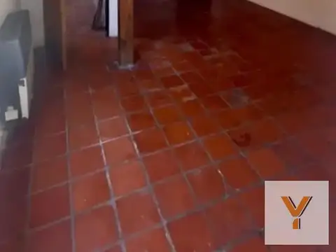 Casa en venta - 4 Dormitorios 2 Baños - Lujan