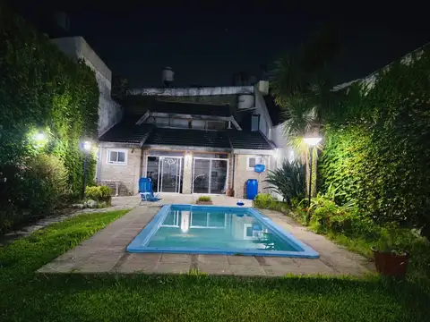 Casa 7 ambientes con 4 baños