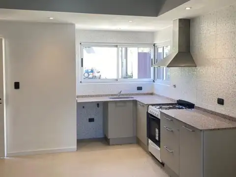 Depto Tipo Casa en Venta con 1 cocheras