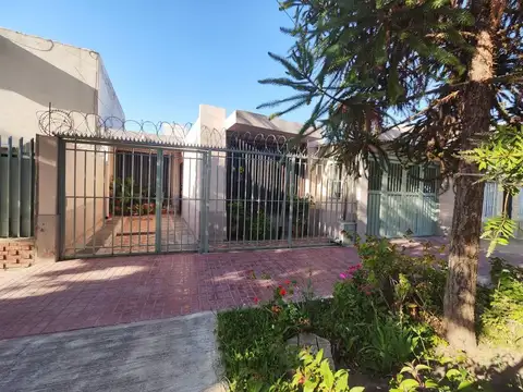 CASA EN VENTA BARRIO TRAPICHE GODOY CRUZ
