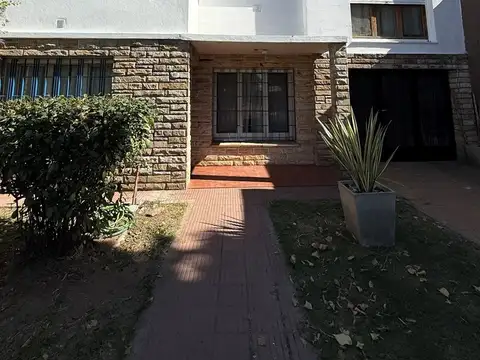 Casa en Alquiler de 3 dormitorios