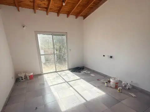 Casa 3 ambientes con 1 baño
