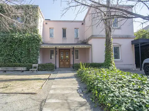 Casa en Alquiler en El Encuentro, USD 4.300