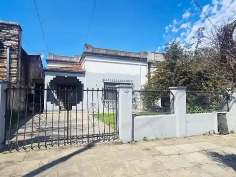 Casa Lote Propio de 8.66 x 33.45 m – Casa 3 Ambs y Dpt 2amb.