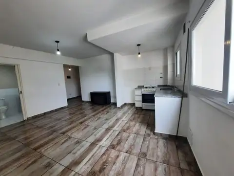Departamento en Alquiler en Monte Castro, $ 550.000