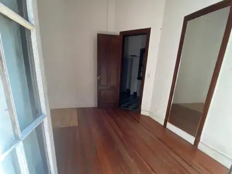 EDIFICIO DE 4 PISOS CON GRAN LUMINOSIDAD Y ASCENSOR