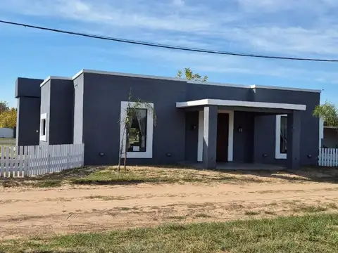 SPECTACULAR CASA A ESTRENAR AMOBLADA CON PILETA