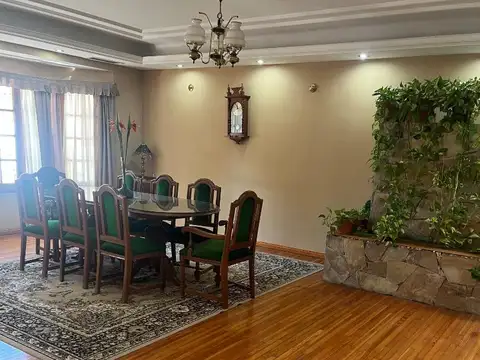 Adrogue VENTA chalet 4 dorm 3 baños gran terreno NUEVO VALOR