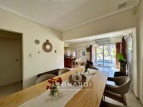 Casa en Venta con 2 cocheras