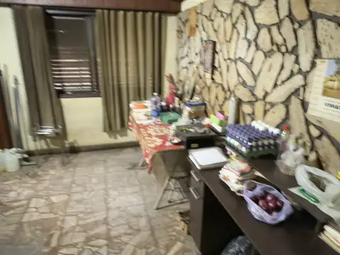 Chalet en Venta en Ciudad Evita,  Acepta Dpto en parte de pago Moron.