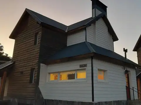Casa 3 ambientes con 2 baños