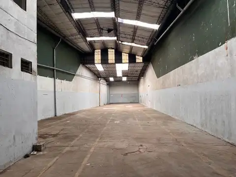 Galpon en Alquiler 39  mts Fondo