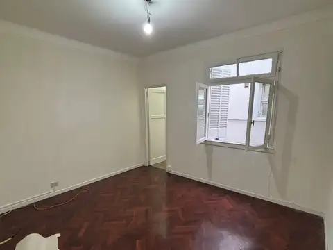 Doctor Juan Felipe Aranguren 1200, Piso 1
