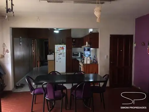 Casa 5 ambientes con 2 baños