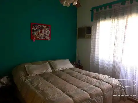 Casa 5 ambientes con jardín, patio y cochera