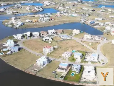 Terreno en Venta de 869,0 m2