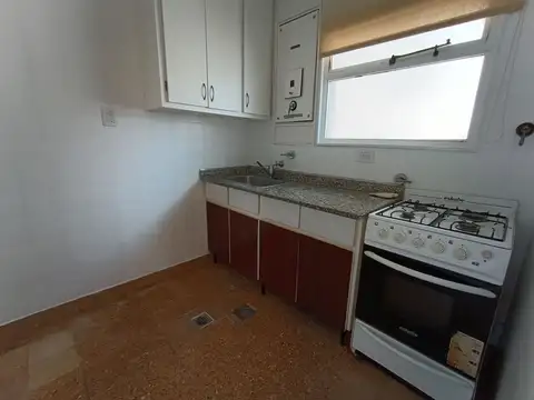 Mario Bravo 1000, Piso 5