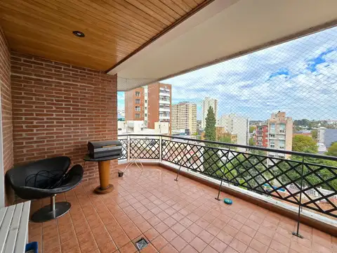 Departamento 6 ambientes con 4 baños