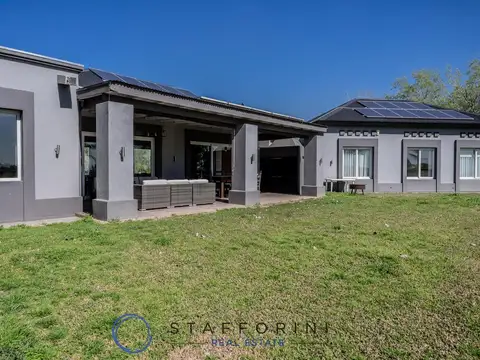 Casa 6 ambientes con 3 baños