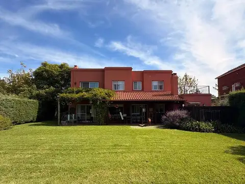 Casa en Venta en Pilar del Este - Los Jazmines, USD 380.000