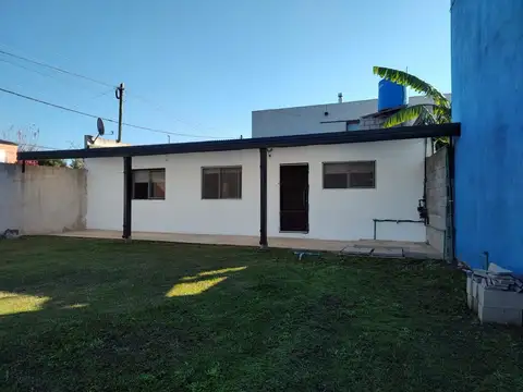 Casa 2 ambientes con 1 baño
