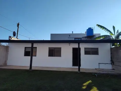 Casa 2 ambientes con 1 baño